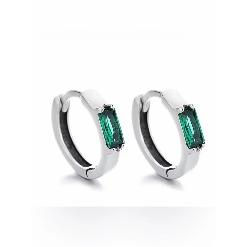 The Very Dainty emerald huggie earrings in 925 silver